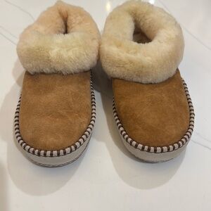 Brand New UGG Wrin Women’s Slippers size 7